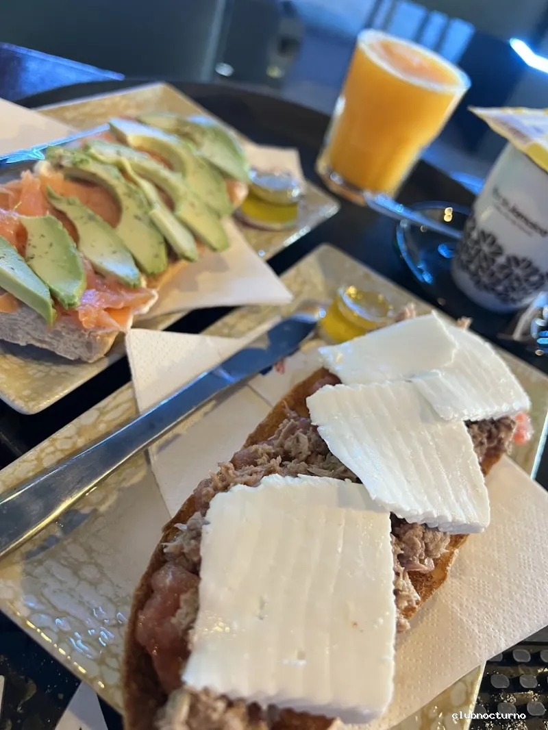 ATYPICO PUENTE TOCINOS