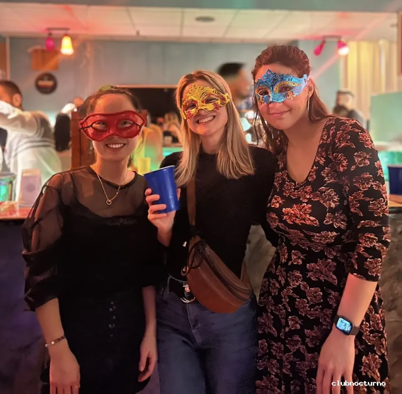 MIKY HOUSE VALENCIA | Salsa & Bachata Workshops & Social Dance on Thursdays