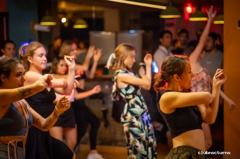 MIKY HOUSE VALENCIA | Salsa & Bachata Workshops & Social Dance on Thursdays