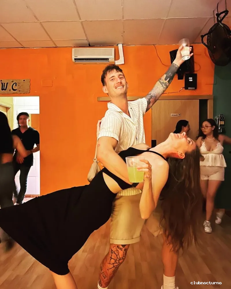 MIKY HOUSE VALENCIA | Salsa & Bachata Workshops & Social Dance on Thursdays