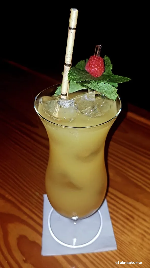 Pub Lola's Café Copas Cocktail Bar