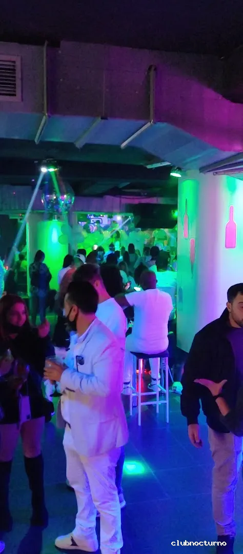 Discoteca Malu Blanes discoclub, fiestas cumpleaños, eventos modernos, música techno y actual-festivales y maquineros