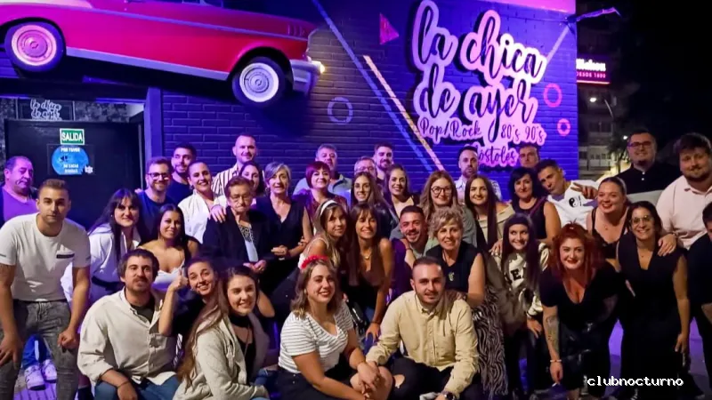 La Chica de Ayer - Móstoles