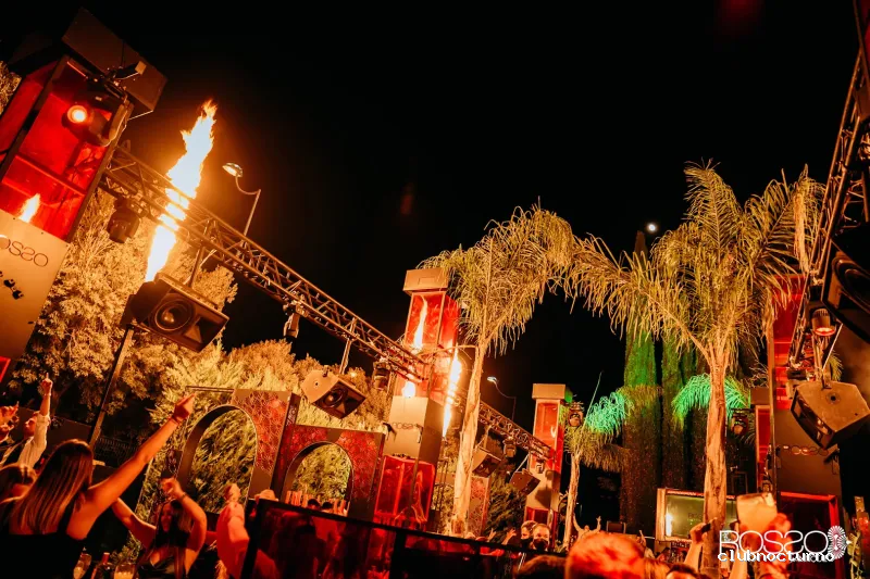 ROSSO by Antique Theatro