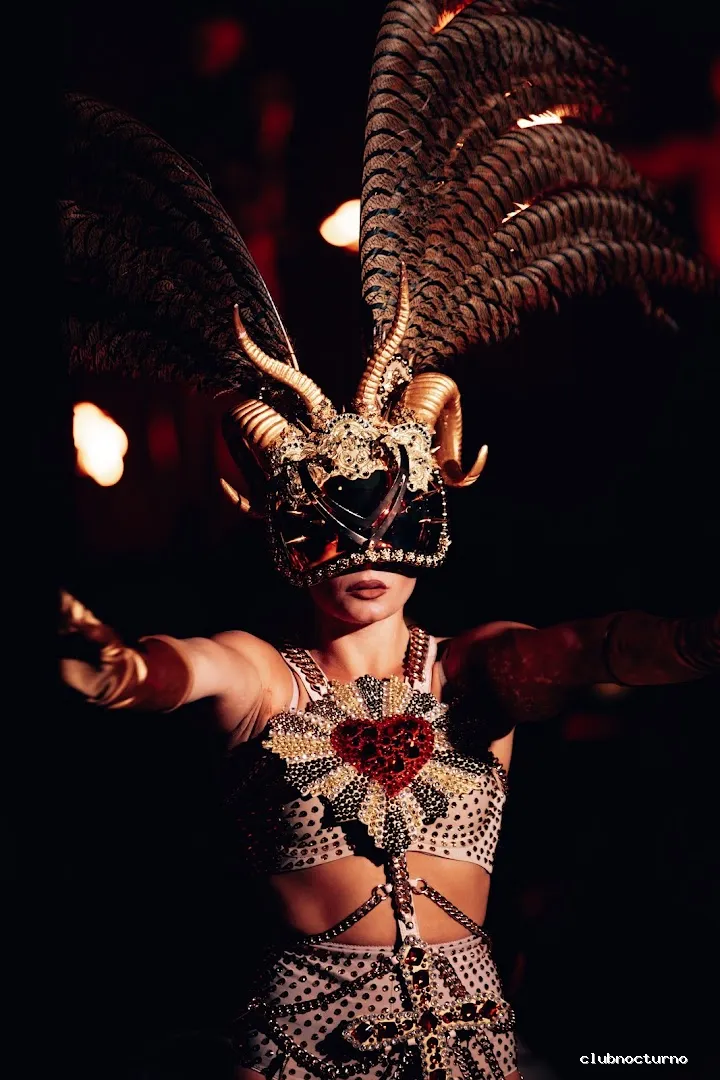 ROSSO by Antique Theatro