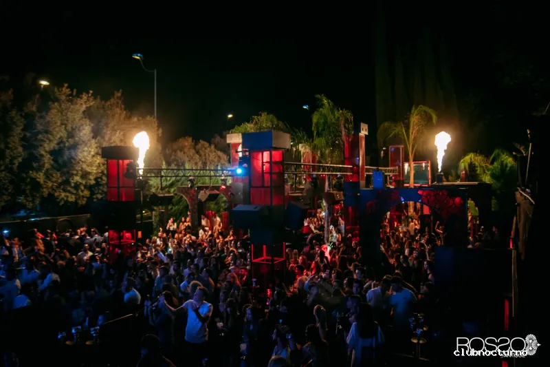 ROSSO by Antique Theatro