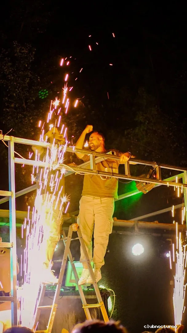 La Pasarela River Club