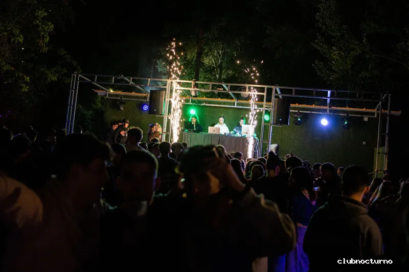 La Pasarela River Club