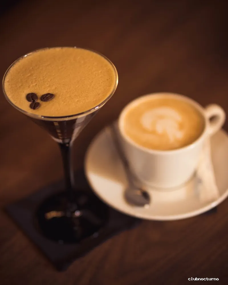 Clavel Ocho Café y Copas