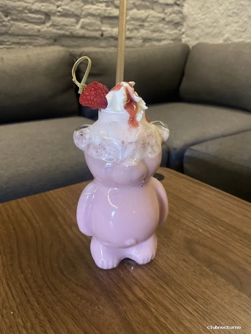 Clavel Ocho Café y Copas