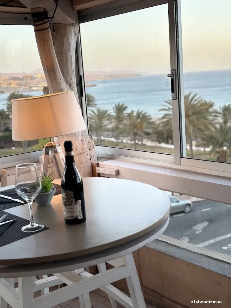 B-Side Restaurant Pizzeria & Lounge Bar