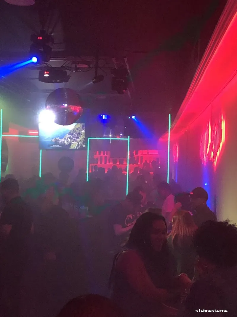 discoteca ni mala ni santa