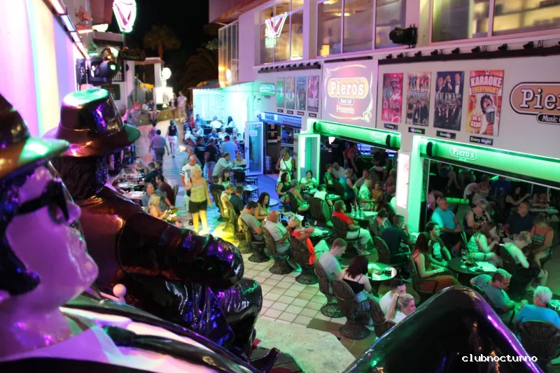 Pieros Cafe and Restaurante