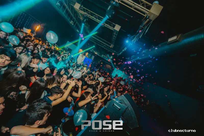 Pose Discoteca