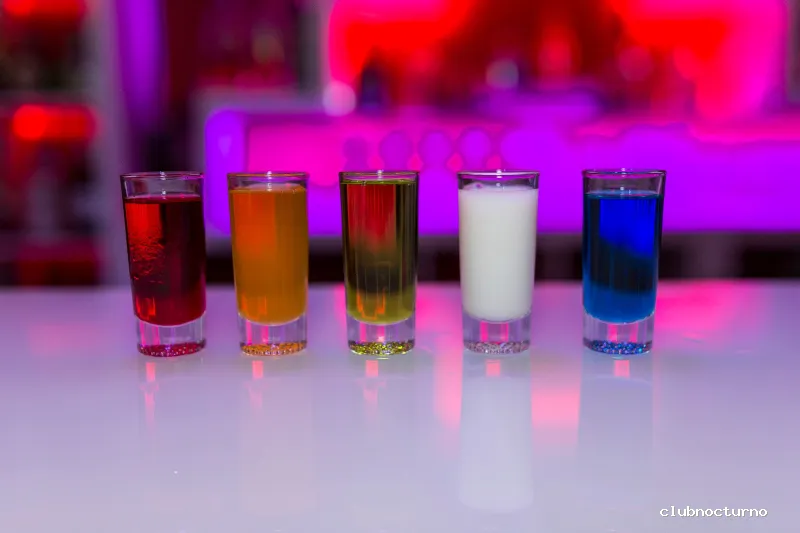 NIGHT & DAY BCN - Disco Bar Musical & Shisha lounge Cocktail