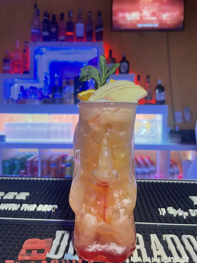 NIGHT & DAY BCN - Disco Bar Musical & Shisha lounge Cocktail