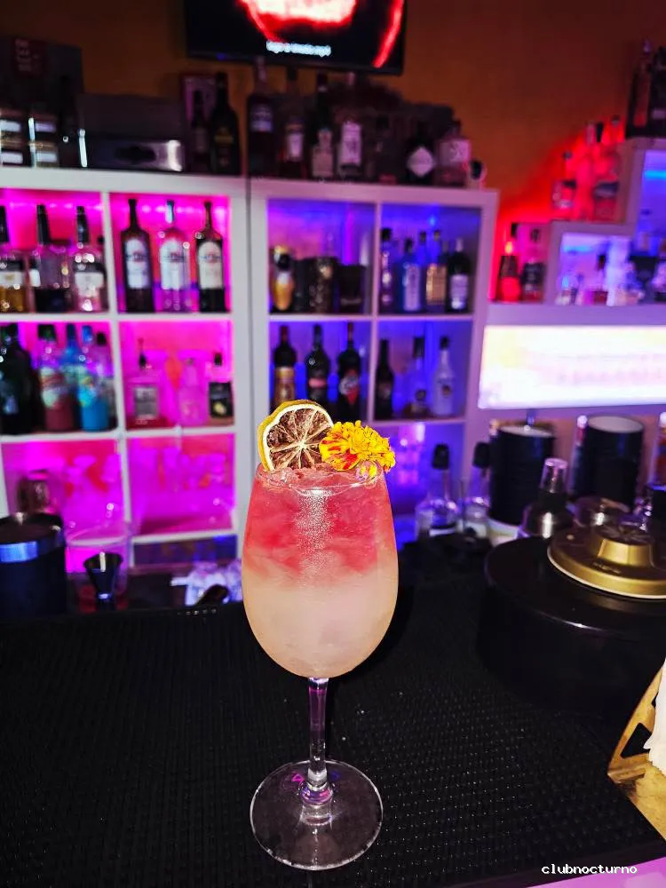 NIGHT & DAY BCN - Disco Bar Musical & Shisha lounge Cocktail