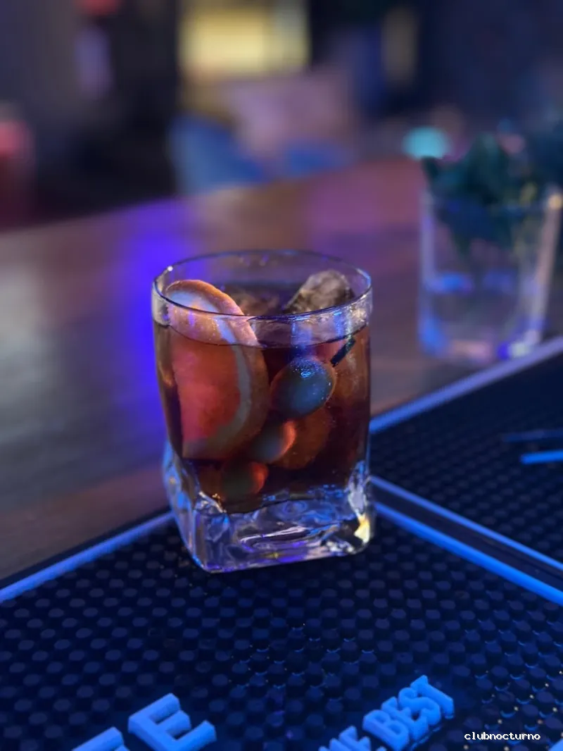 Le Rocher – Cocktail Bar & Shisha Lounge en Sarrià - Barcelona