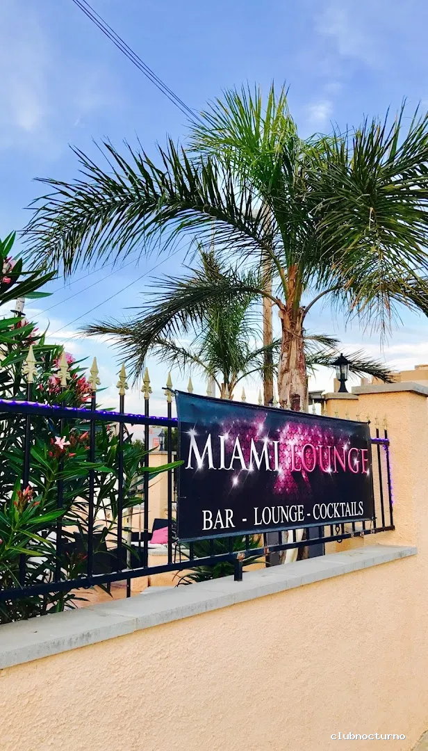 MIAMI LOUNGE