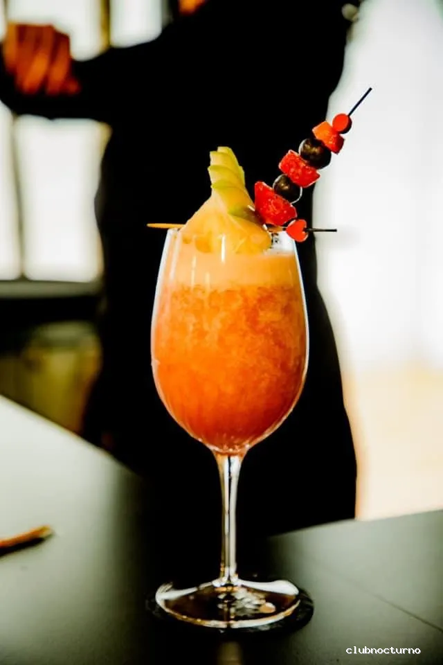 10 Eagle Lounge Cafe