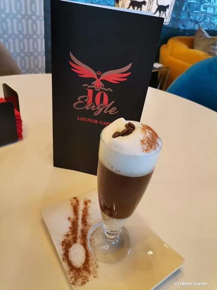 10 Eagle Lounge Cafe