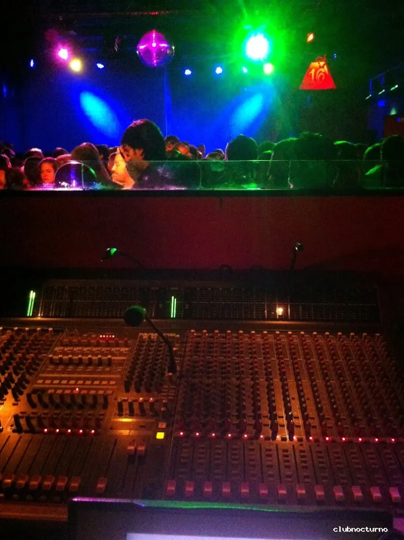 16 TONELADAS | ROCK CLUB